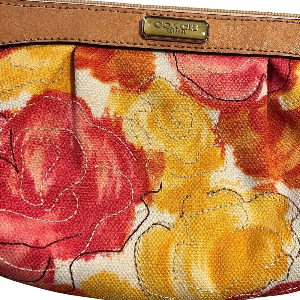 Coach Leather Fabric Floral Wristlet bag Zip close Satin lined